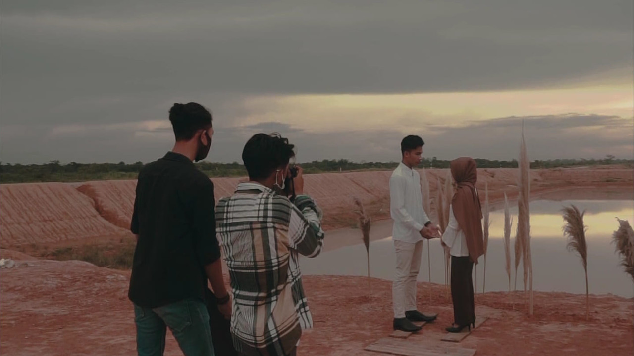 Tuntung Pandang Ruhui Rahayu (The Wedding Proposal) backdrop