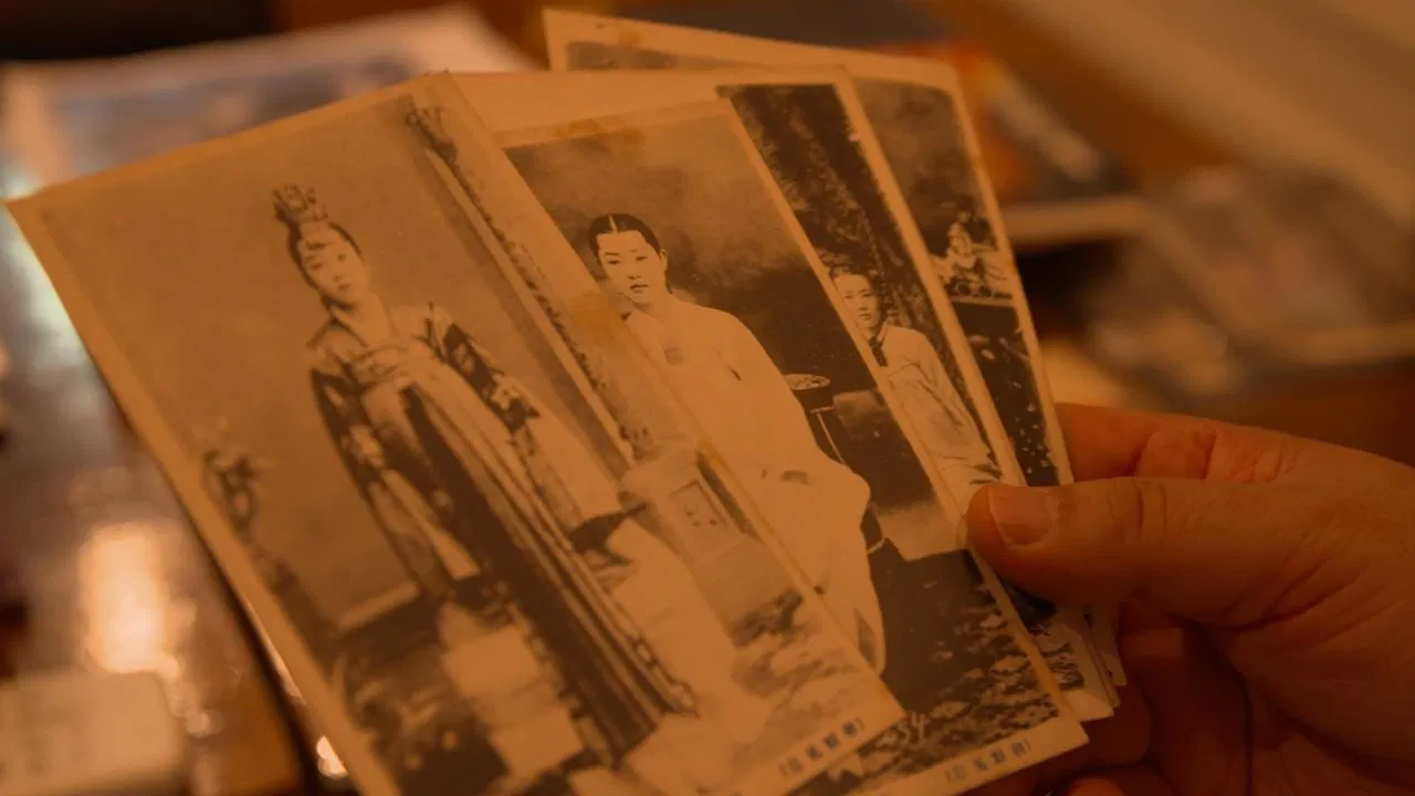 Gisaeng: The Confession of a Flower backdrop