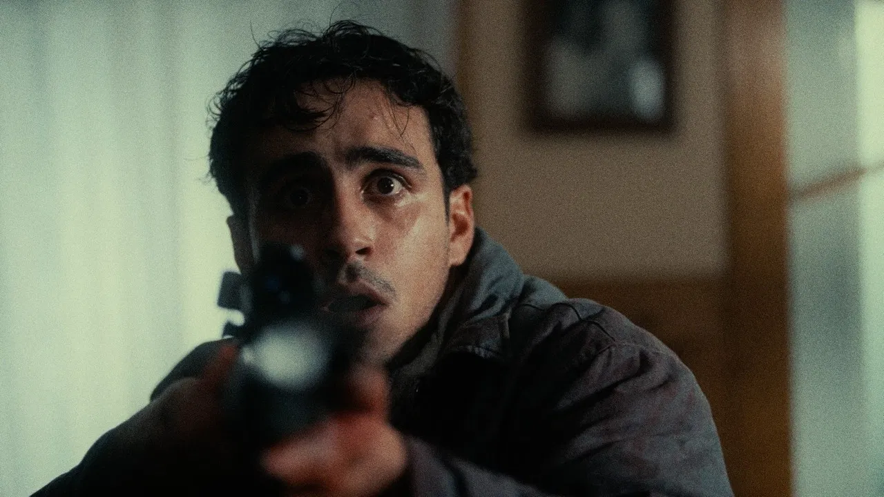 She'll Come Back backdrop