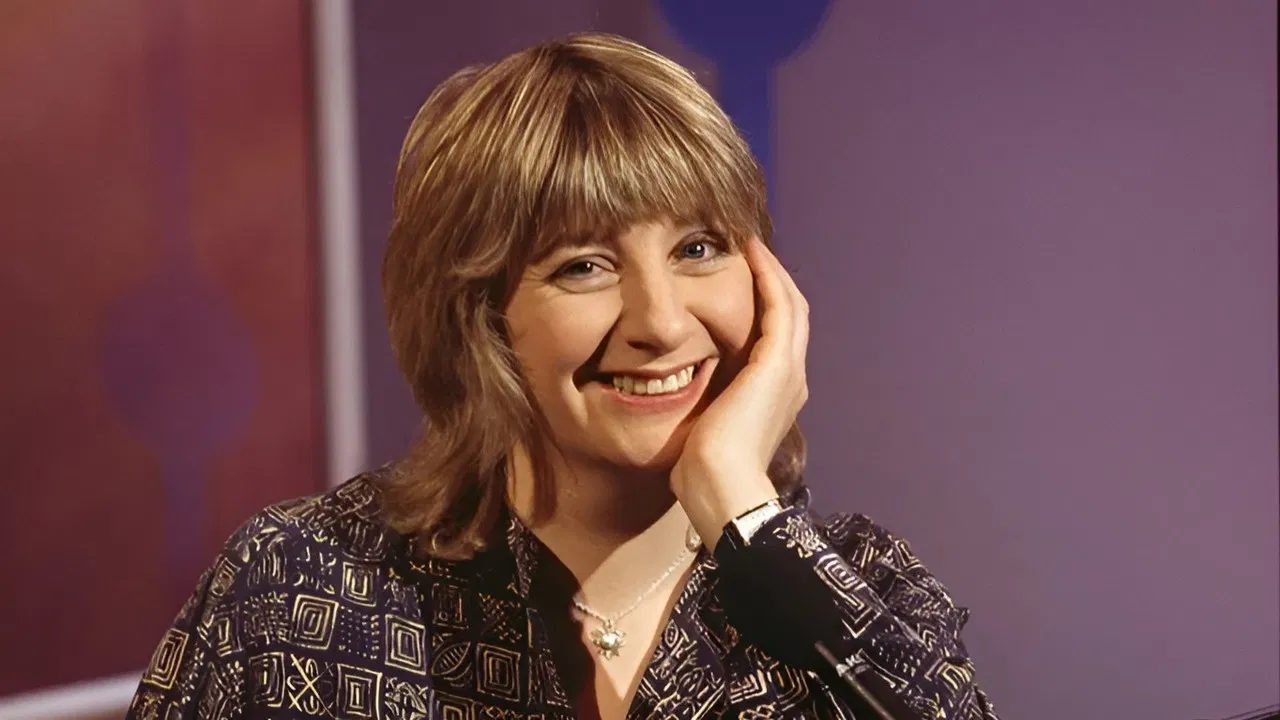 Victoria Wood Live In Your Own Home backdrop