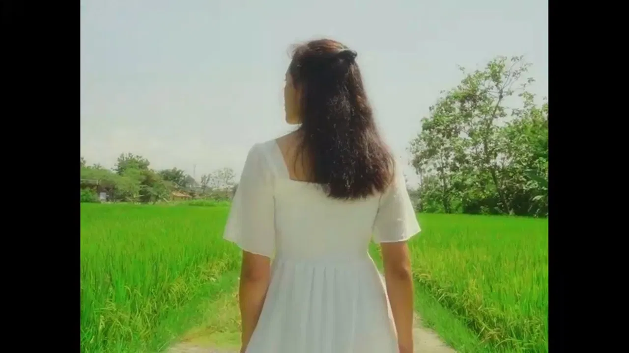 Buncah di Padang Hijau backdrop