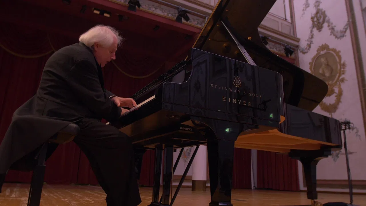 Grigori Sokolov at Esterházy Palace backdrop
