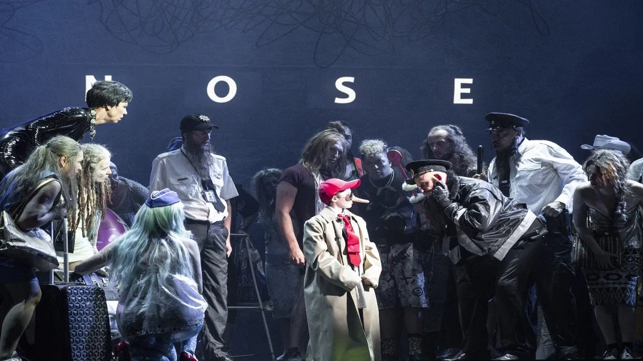 CHOSTAKOVITCH, Le Nez – Bruxelles (La Monnaie) backdrop