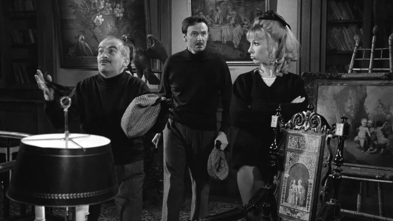 A Mouse with the Men backdrop