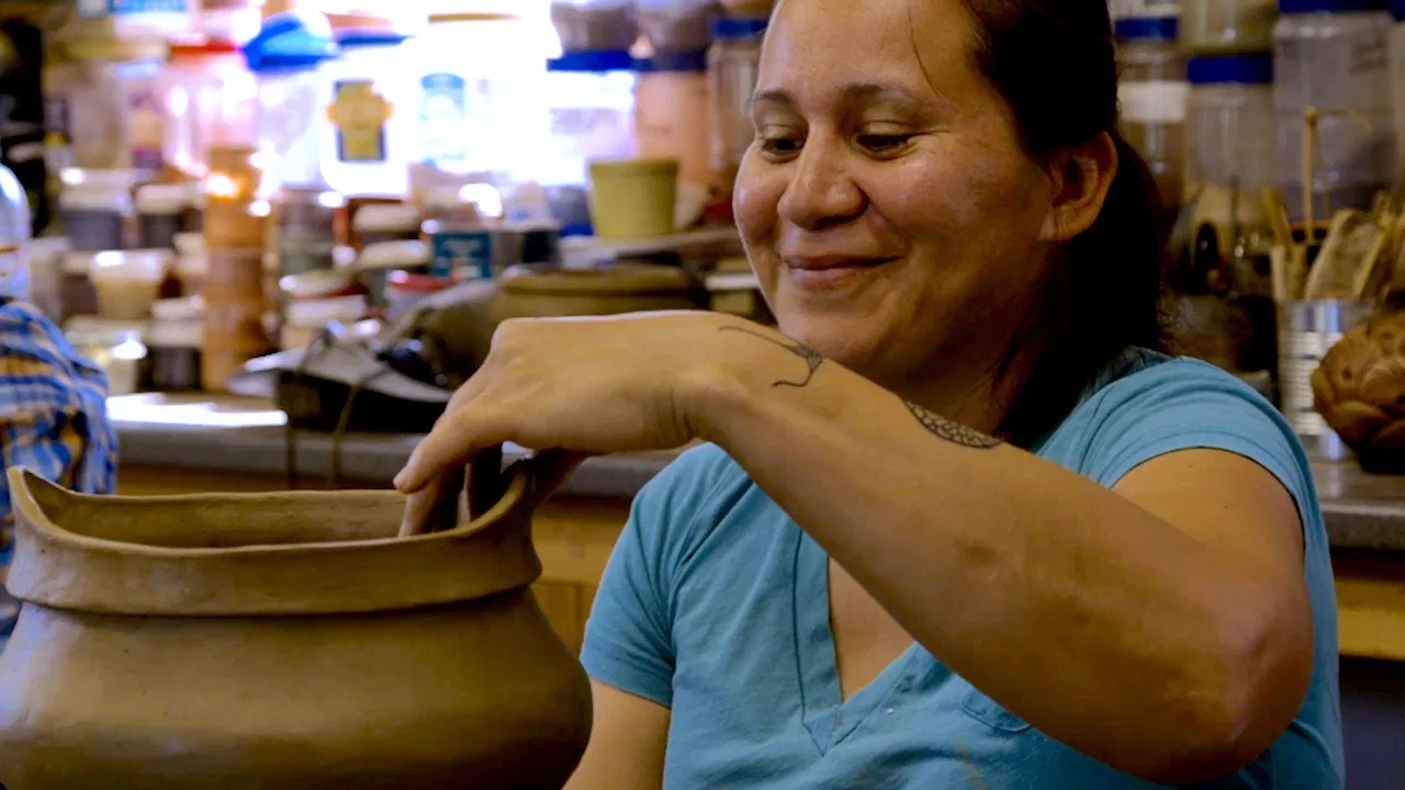 Tentsítewahkwe backdrop