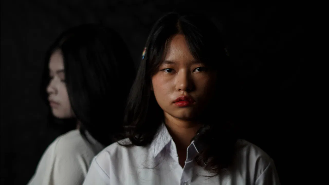 Di Balik Matamu backdrop