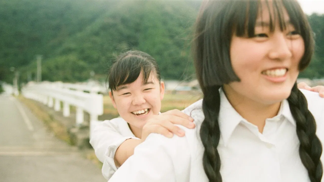 Mitsuki, Sekai backdrop