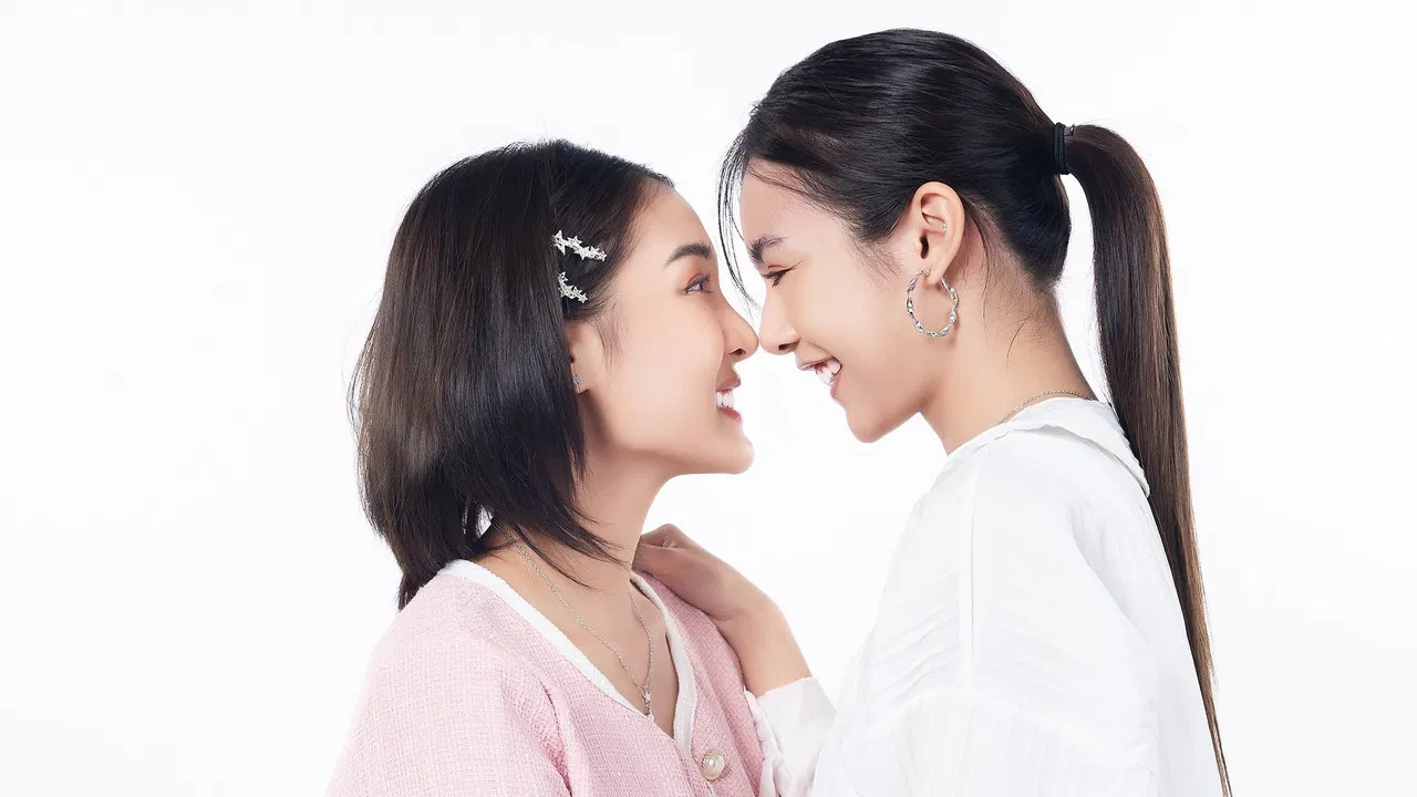 Lucky My Love backdrop