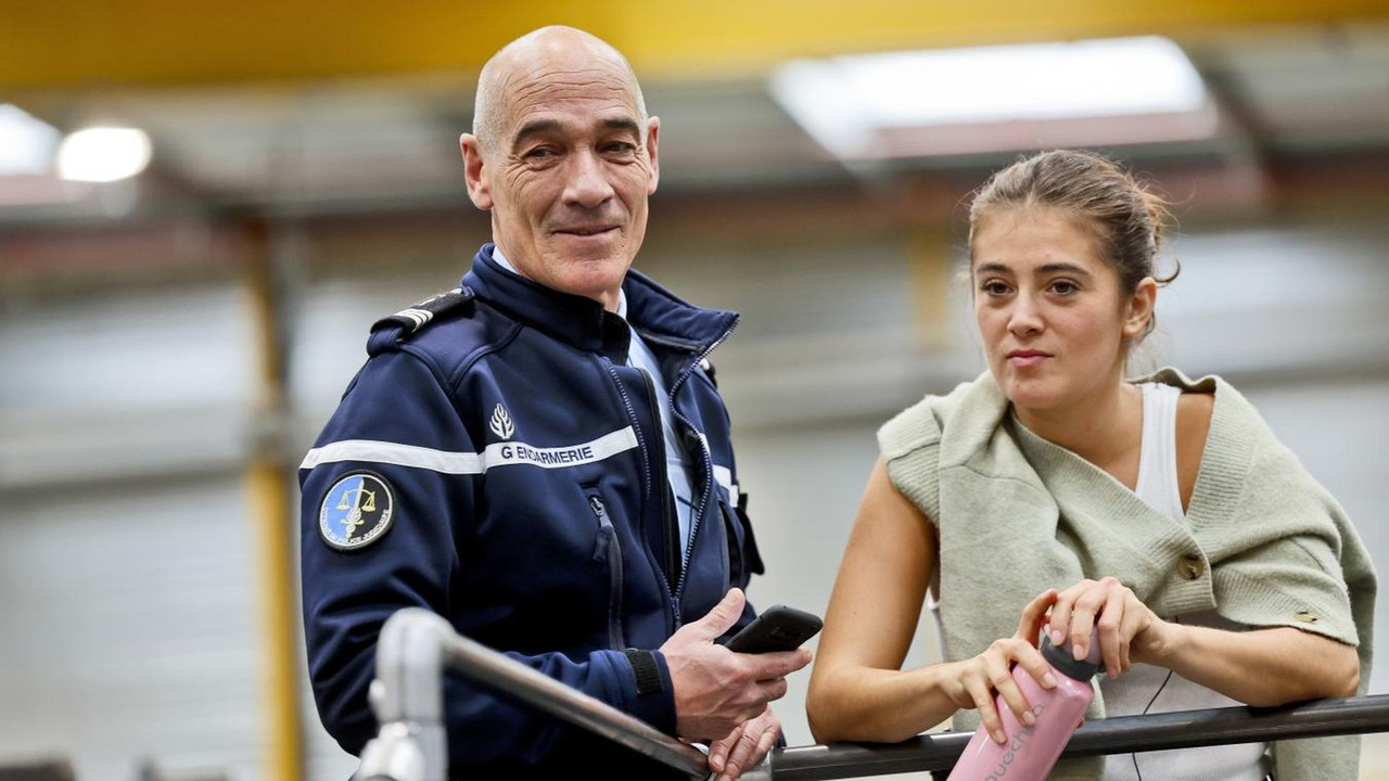 Meurtres en dentelles backdrop