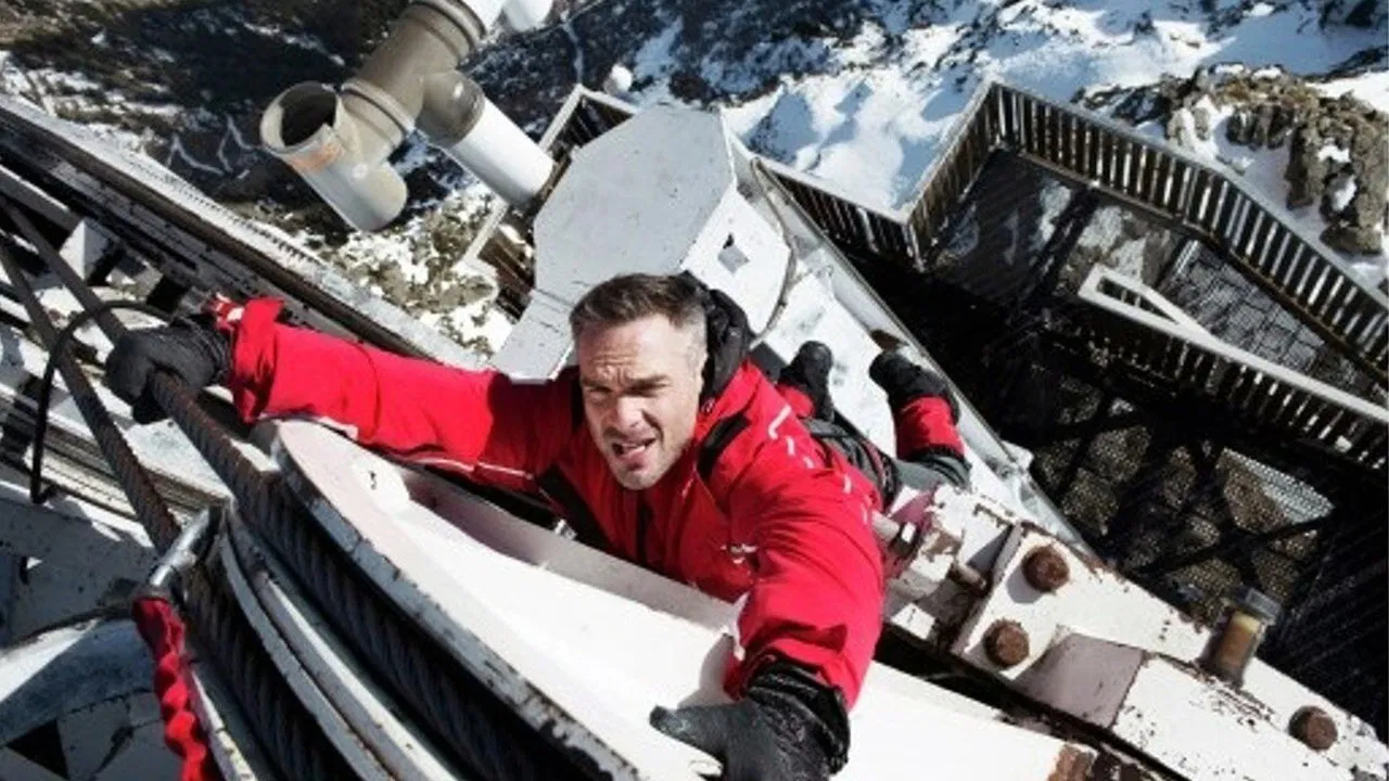 Piège Blanc backdrop