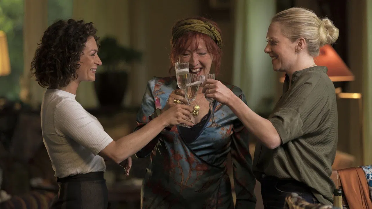 No Such Thing as Housewives backdrop