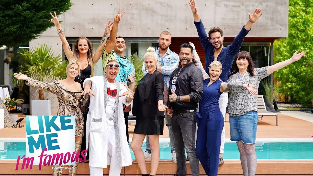 Like Me - I'm Famous backdrop