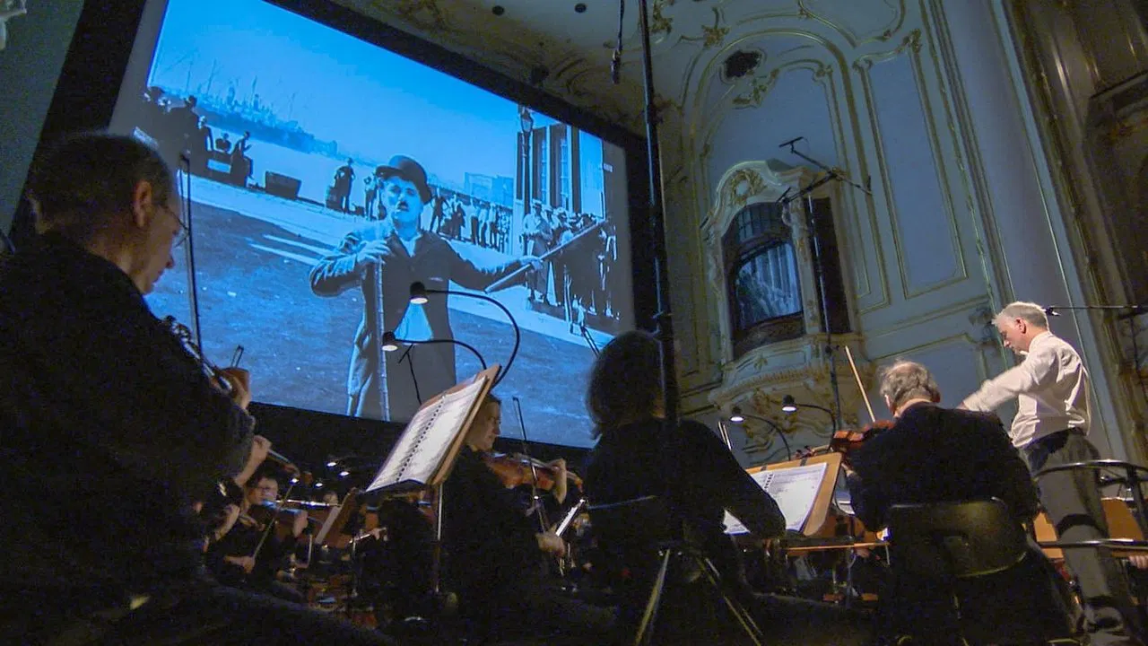 Charlie Chaplin - Der Komponist backdrop