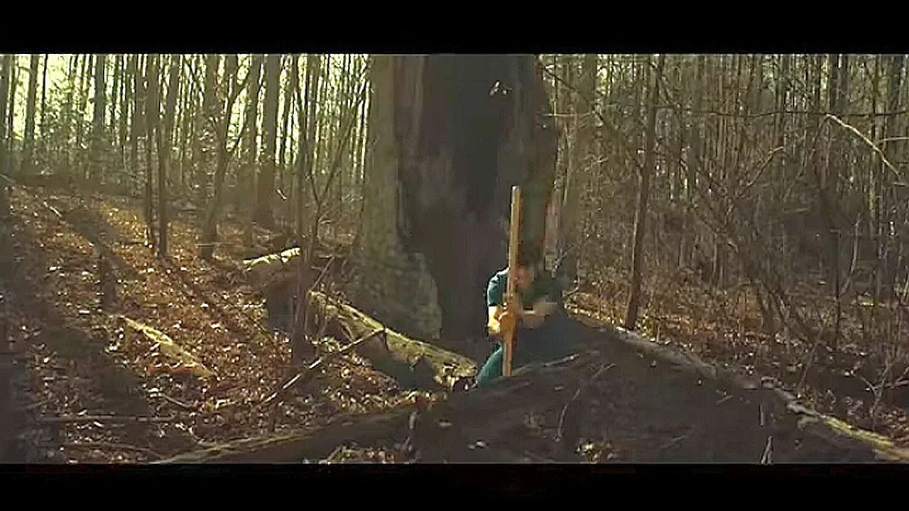 Don't Open Your Eyes backdrop