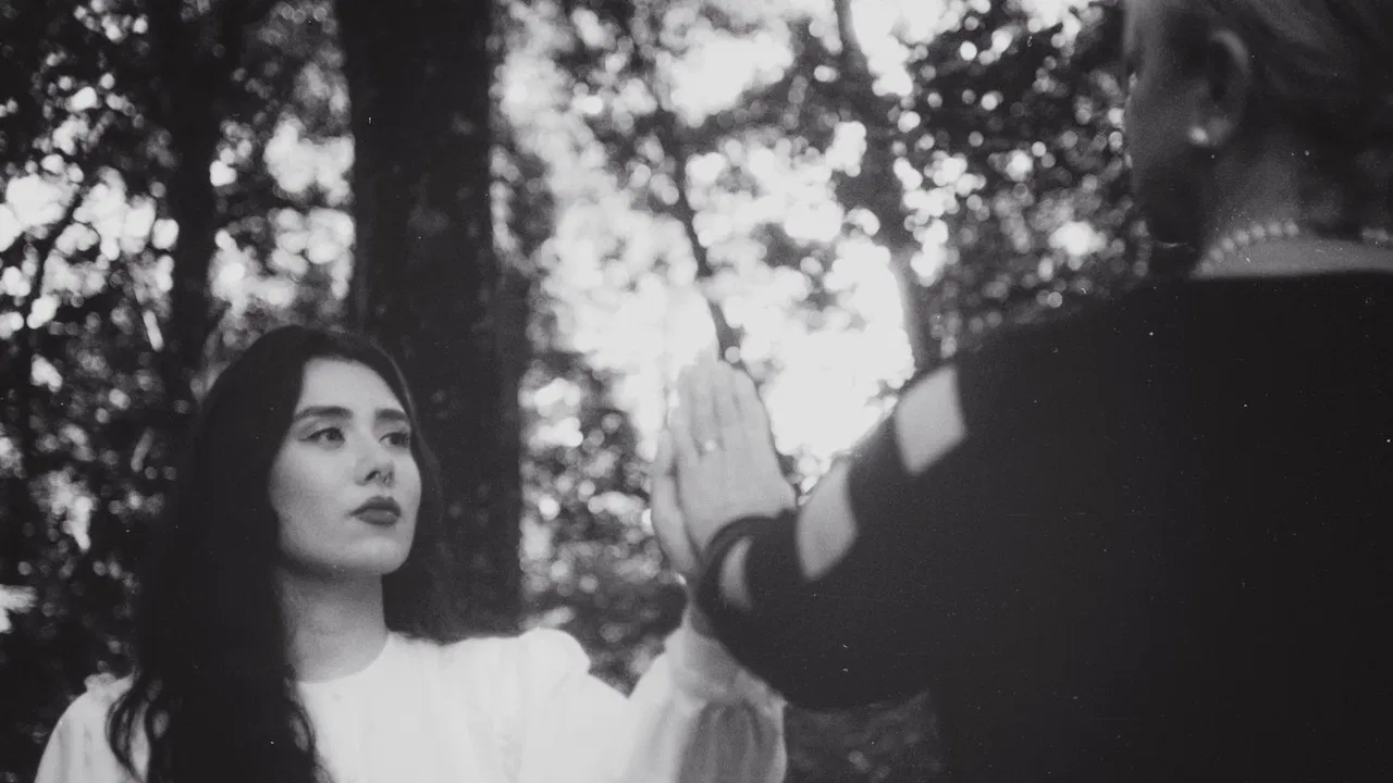 Efêmera Paradoxal backdrop