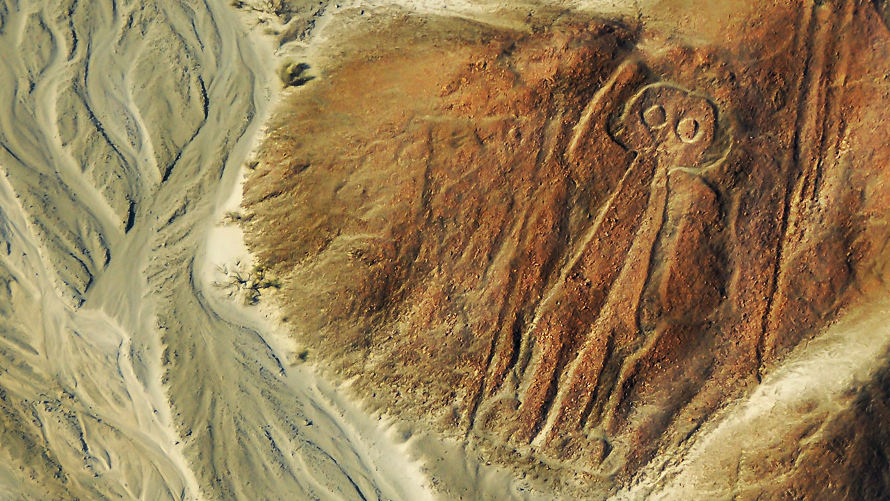 Ancient Aliens: The Ultimate Evidence backdrop