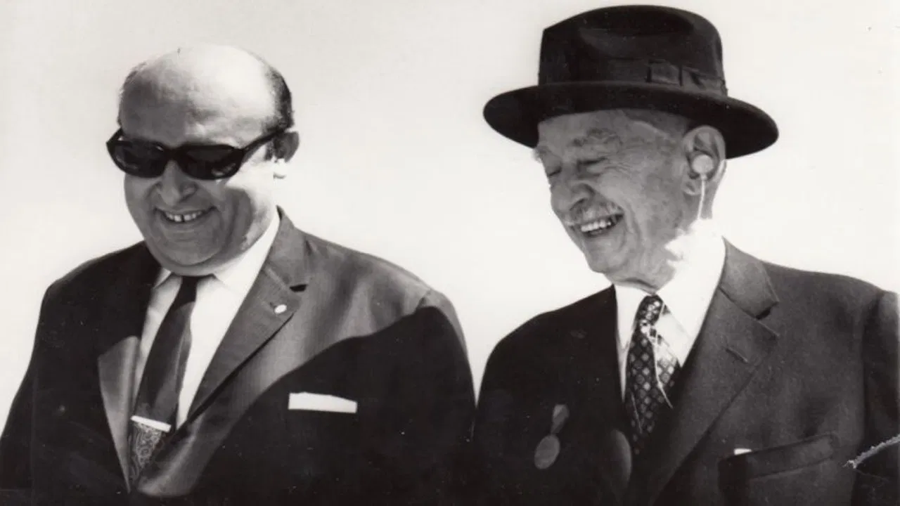 12 Mart: "Demir-El" backdrop