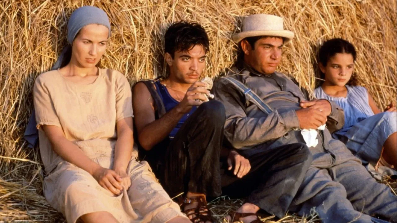 Le Nombril du monde backdrop