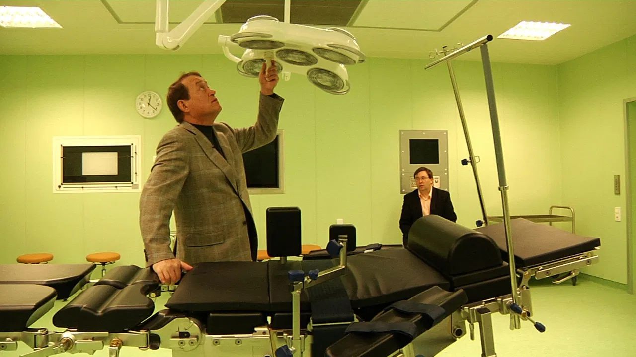 Cardiopulitika backdrop