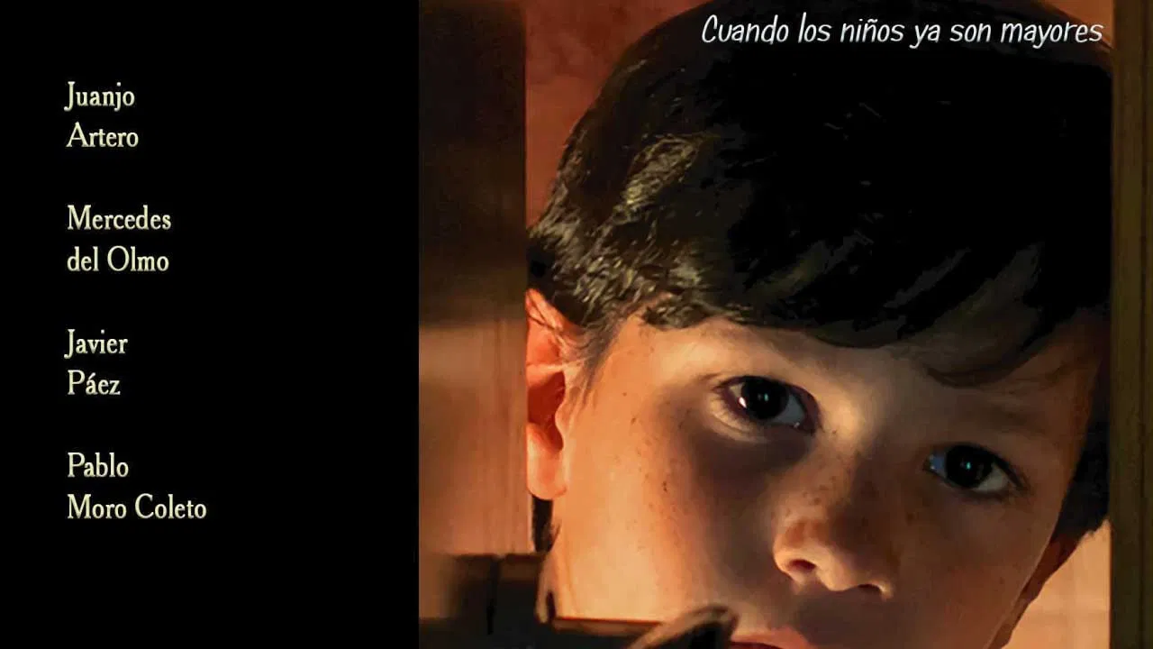 UN NIÑO ESCUCHA backdrop