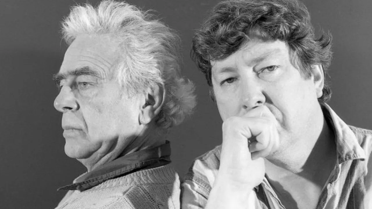 Mort subite d'un homme théâtre backdrop