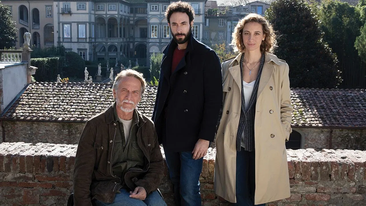 L'altro ispettore backdrop