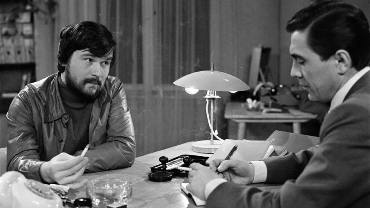 Bláznova smrt backdrop