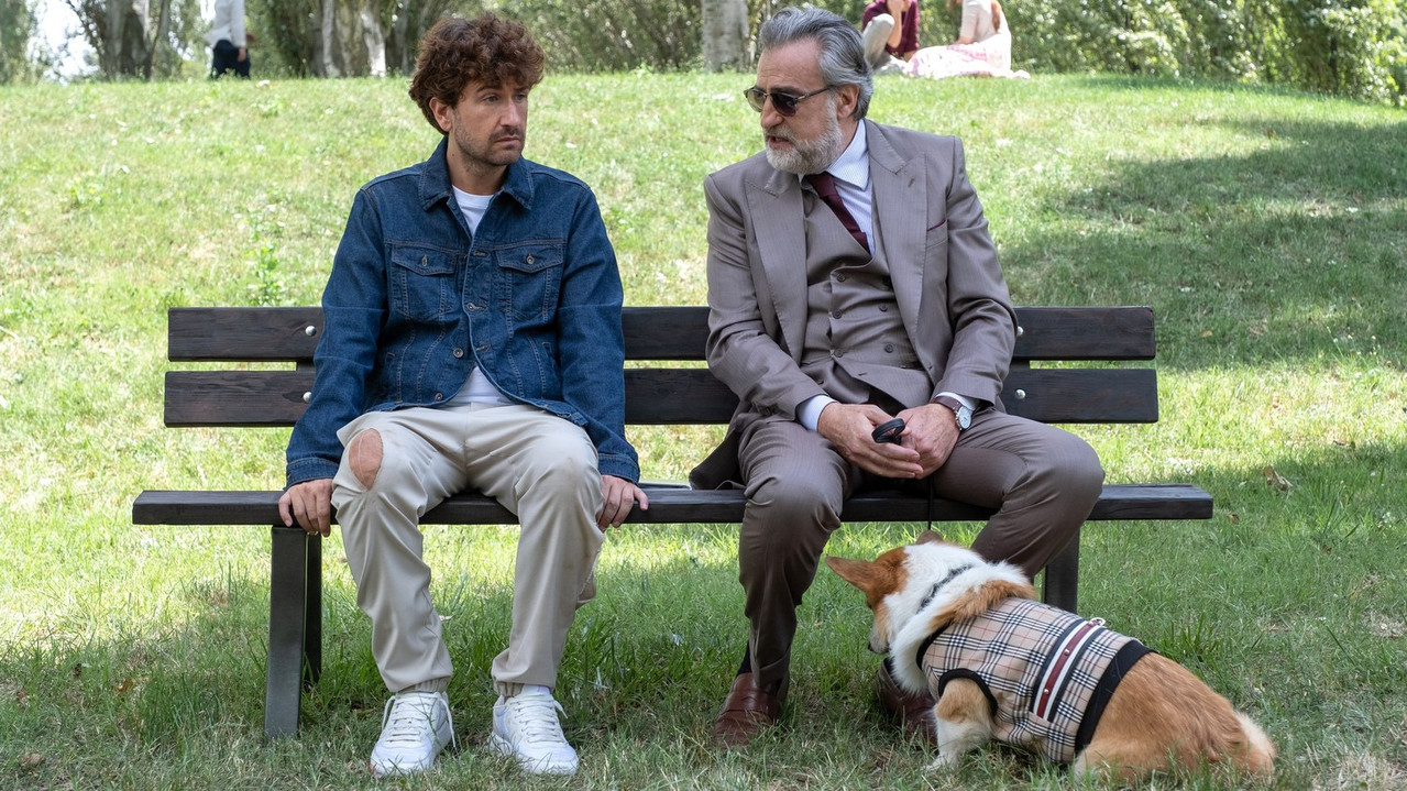 Tramite amicizia backdrop