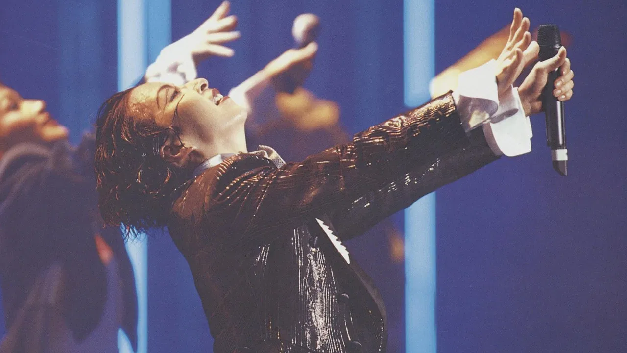 Miki in Budokan backdrop