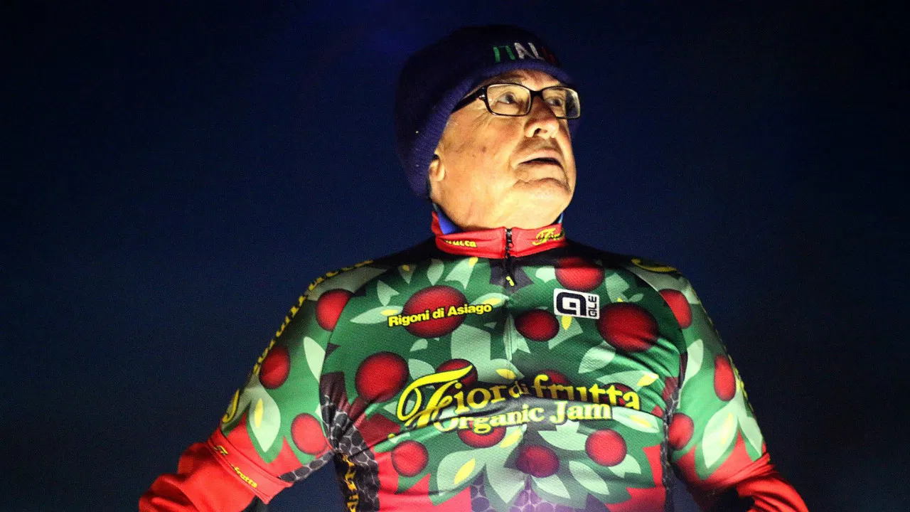 48 Hairpin Bends by Night backdrop