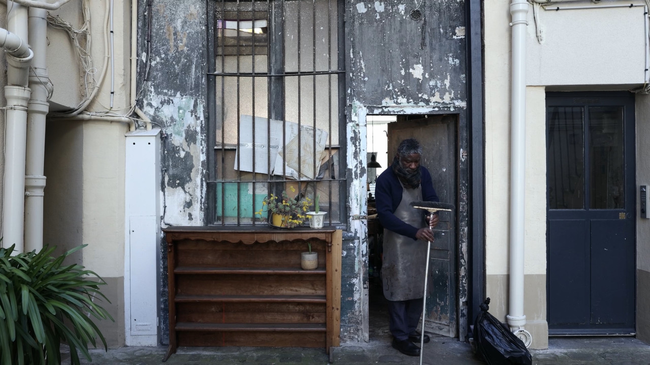 Nos Empreintes backdrop