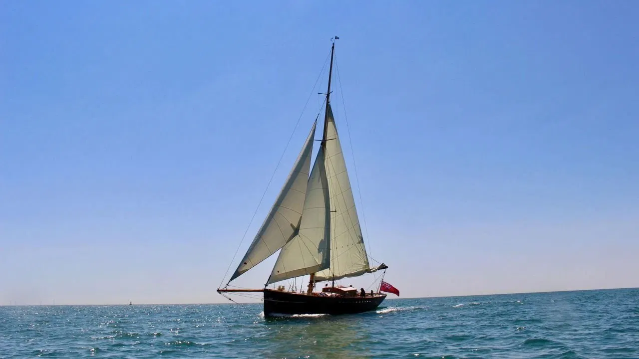 Britain By Boat backdrop