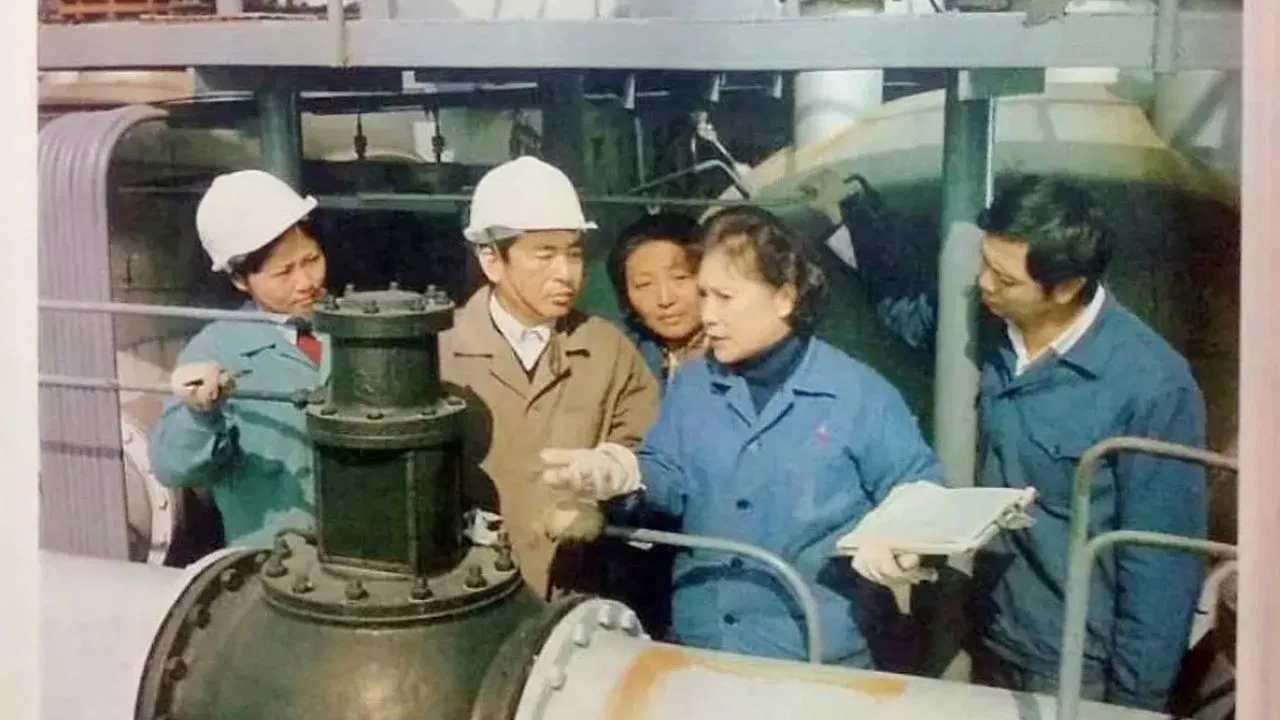 An Unbending Woman backdrop