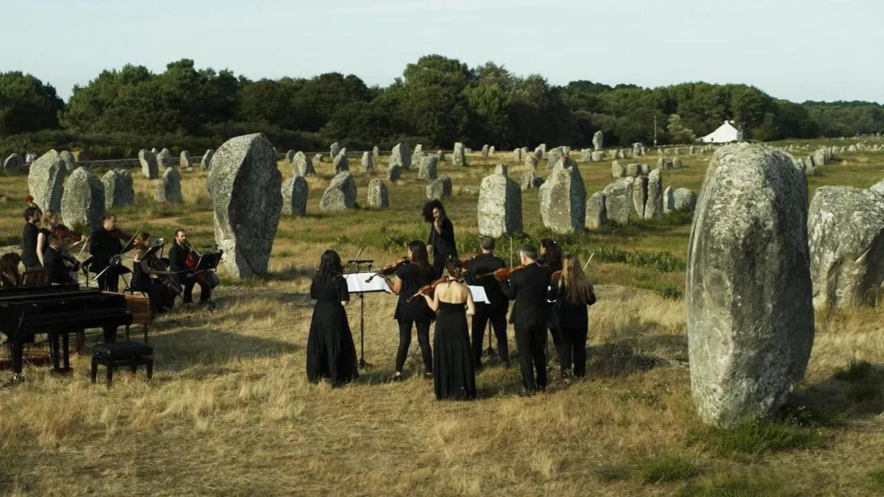 UNIQUE: Nemanja Radulović backdrop