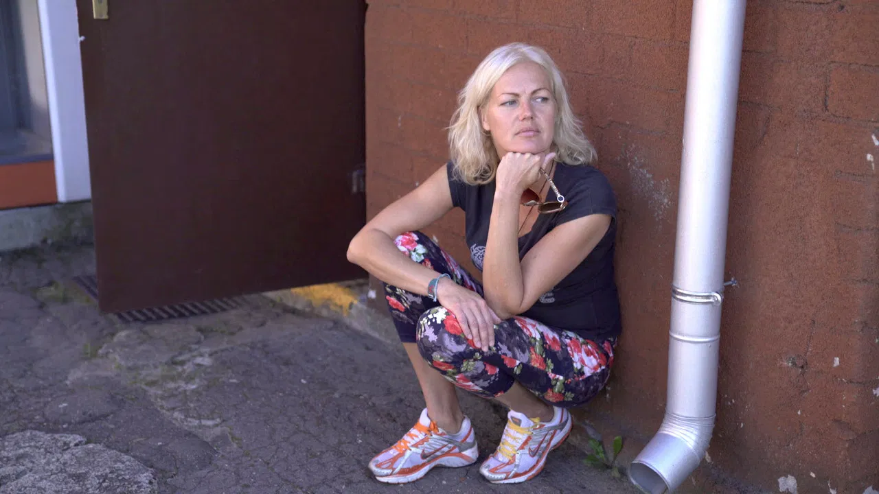 Sisters in Longing backdrop