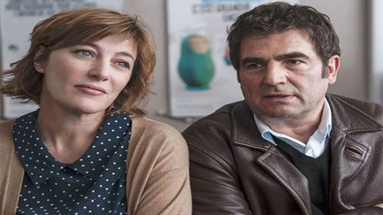 Les Jours venus backdrop