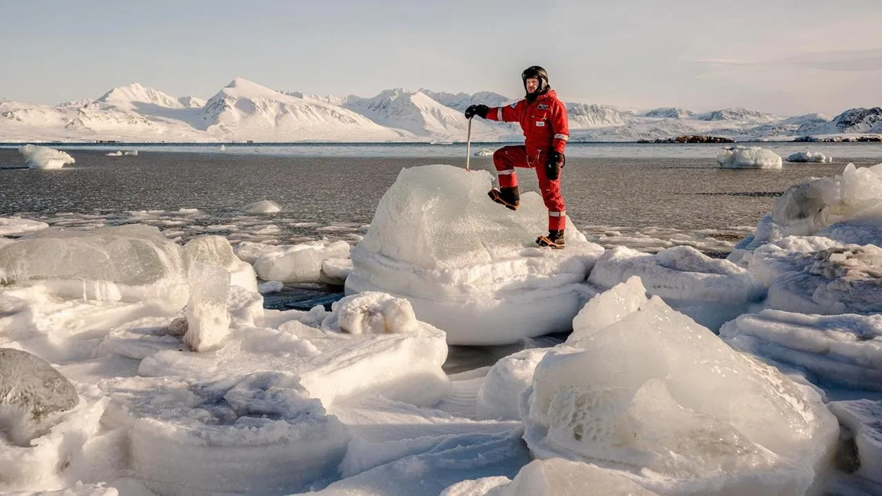 Alexander Gerst auf Expedition backdrop