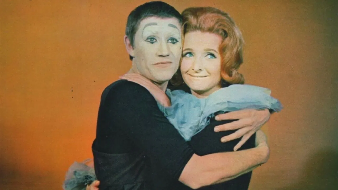 Stop the World: I Want to Get Off backdrop