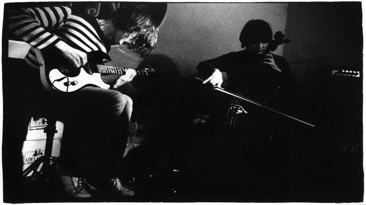 Natural Snow Buildings - Live At The Pop In Paris France 18.12.2002 backdrop