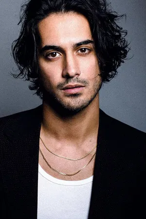 Avan Jogia photo