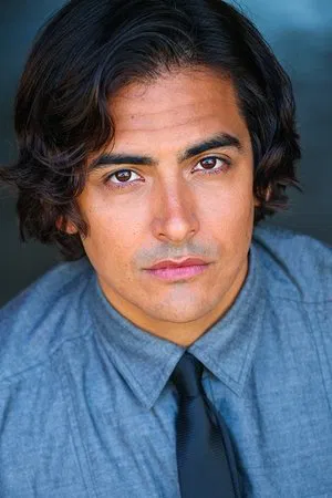 Robbie Daymond photo