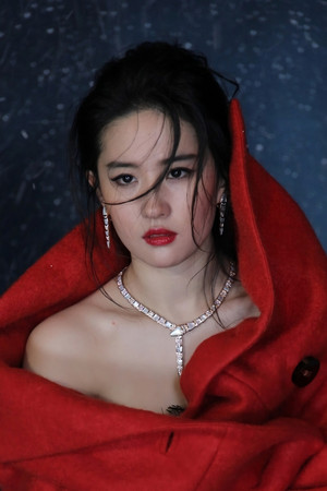 Liu Yifei photo