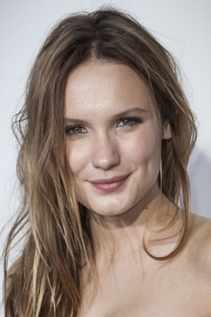 Ana Girardot photo
