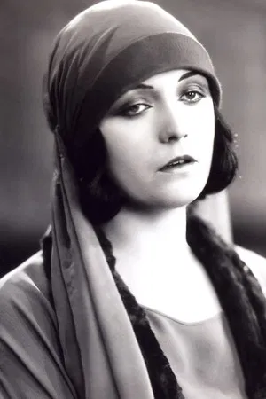 Pola Negri photo