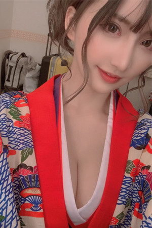 Karen Yuzuriha photo