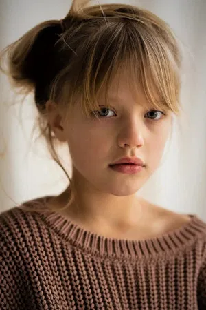 Noor van der Velden photo