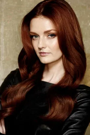 Lydia Hearst photo