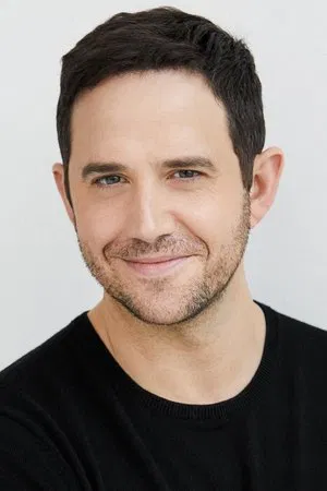 Santino Fontana photo