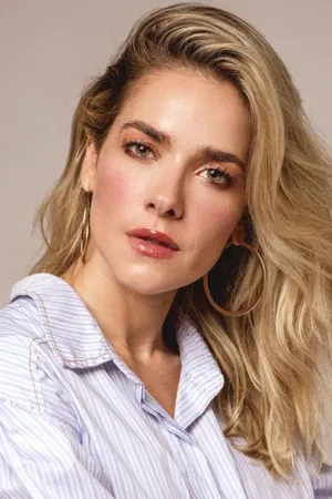 Monique Alfradique photo