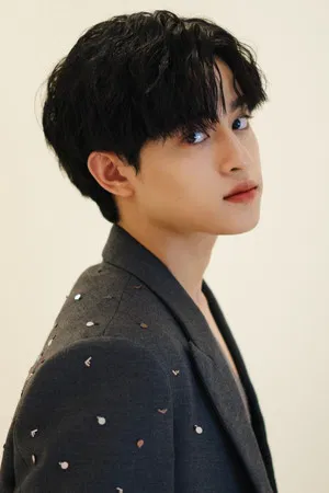 Tinnasit Isarapongporn photo